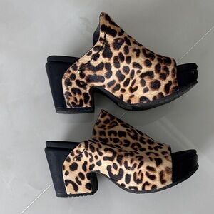 Stylish Leopard Print Block Heel Mules